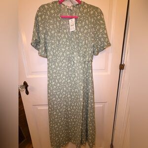 Cotton On Sage Floral classic dress